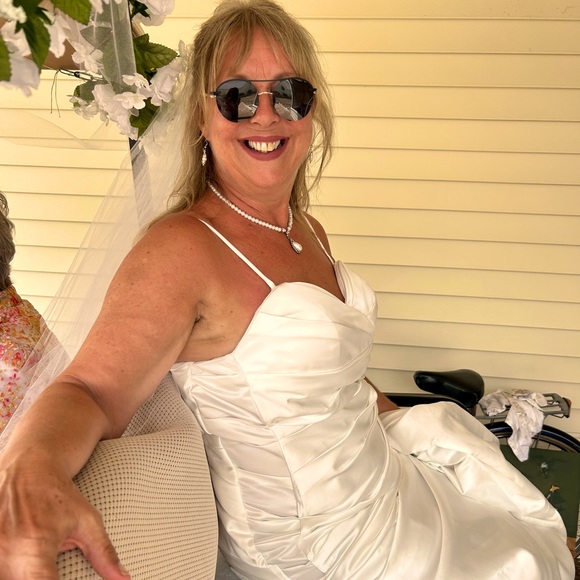 Meet your Posher, Keri - Picture 1 of 1